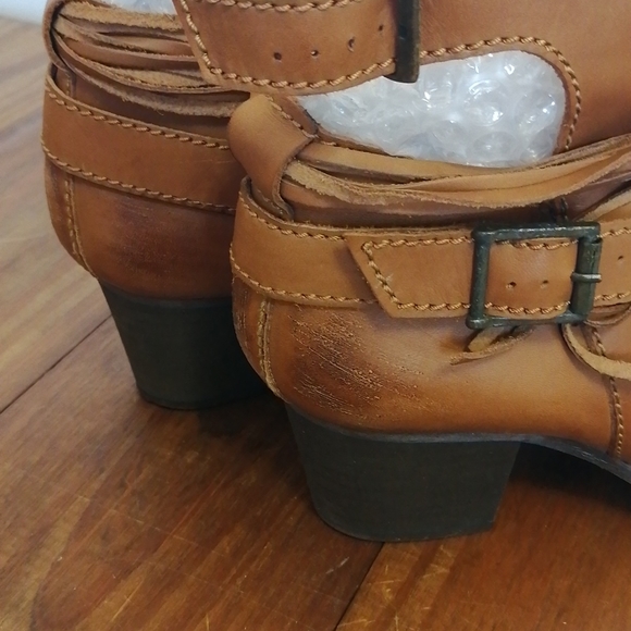 Free People shredded ankle booties, caramel, block heel - Picture 4 of 10